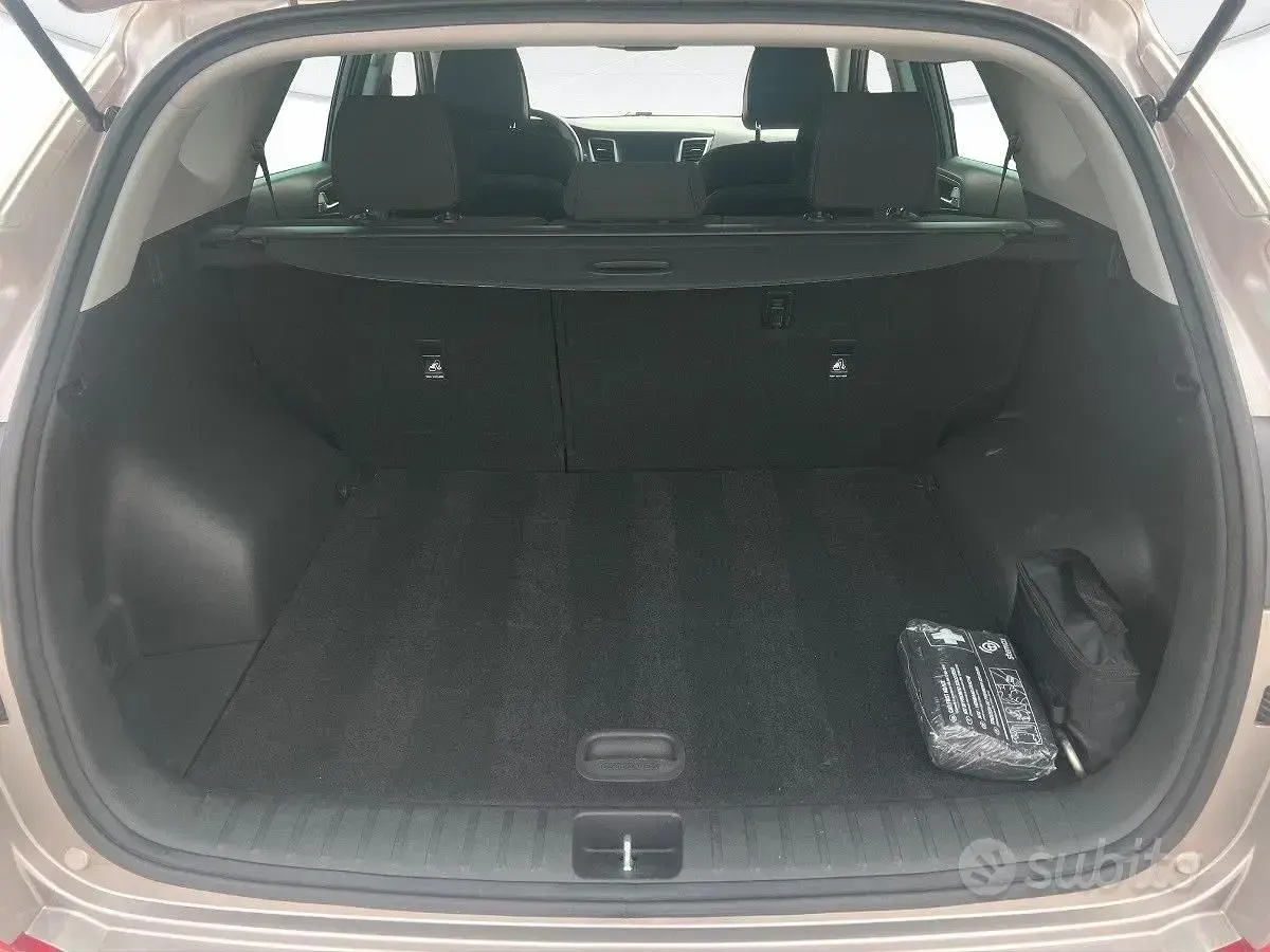 Usata Hyundai Tucson Xpossible 116 CV (85 kW) 2016 Giallo SUV