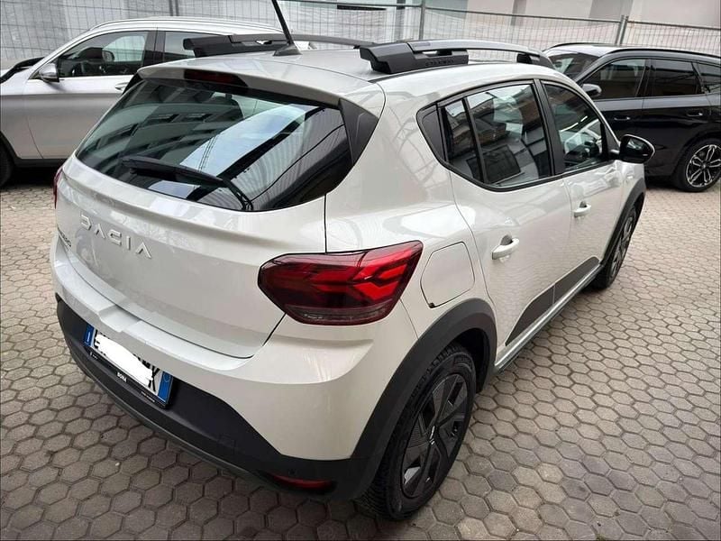 Usata Dacia Sandero Stepway 101 CV (74 kW) 2024 Bianco Berlina