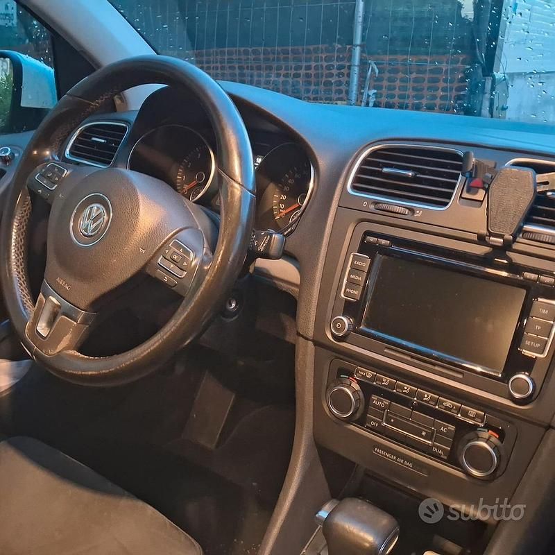 Usata VW Golf VI 122 CV (89 kW) 2010 Bianco Utilitaria