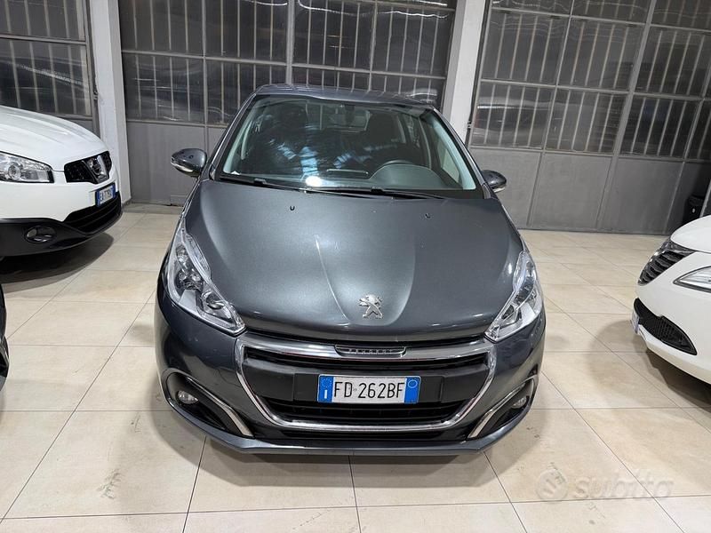 Usata Peugeot 208 Allure 74 CV (54 kW) 2016 Grigio Utilitaria
