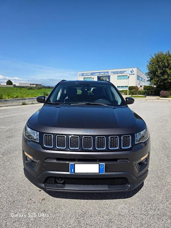 Usata Jeep Compass Limited 140 CV (102 kW) 2017 Grigio SUV