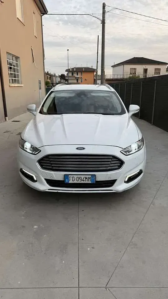 Usata Ford Mondeo Vignale 179 CV (131 kW) 2016 Other Station wagon