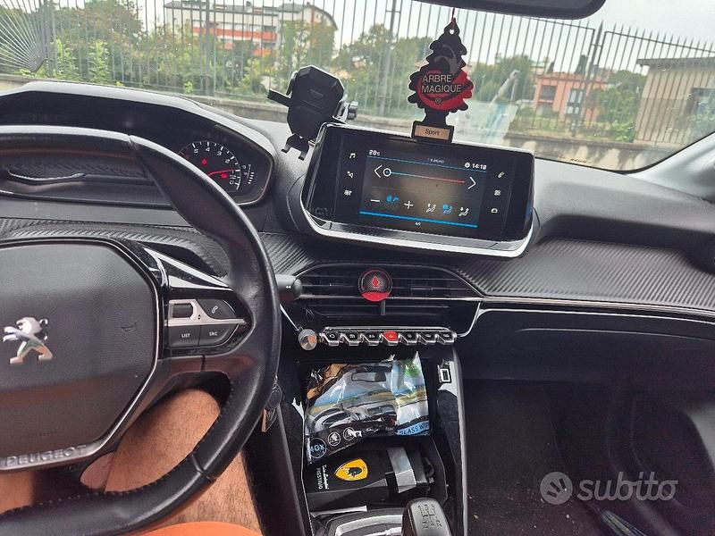 Usata Peugeot 208 82 CV (60 kW) 2020 Grigio Utilitaria