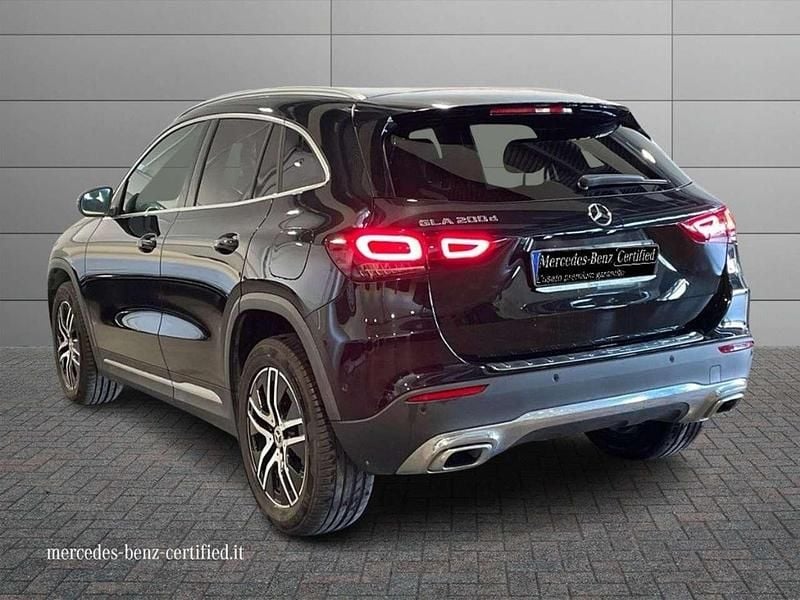 Begagnad Mercedes GLA200 150 HK (110 kW) 2022 Svart SUV