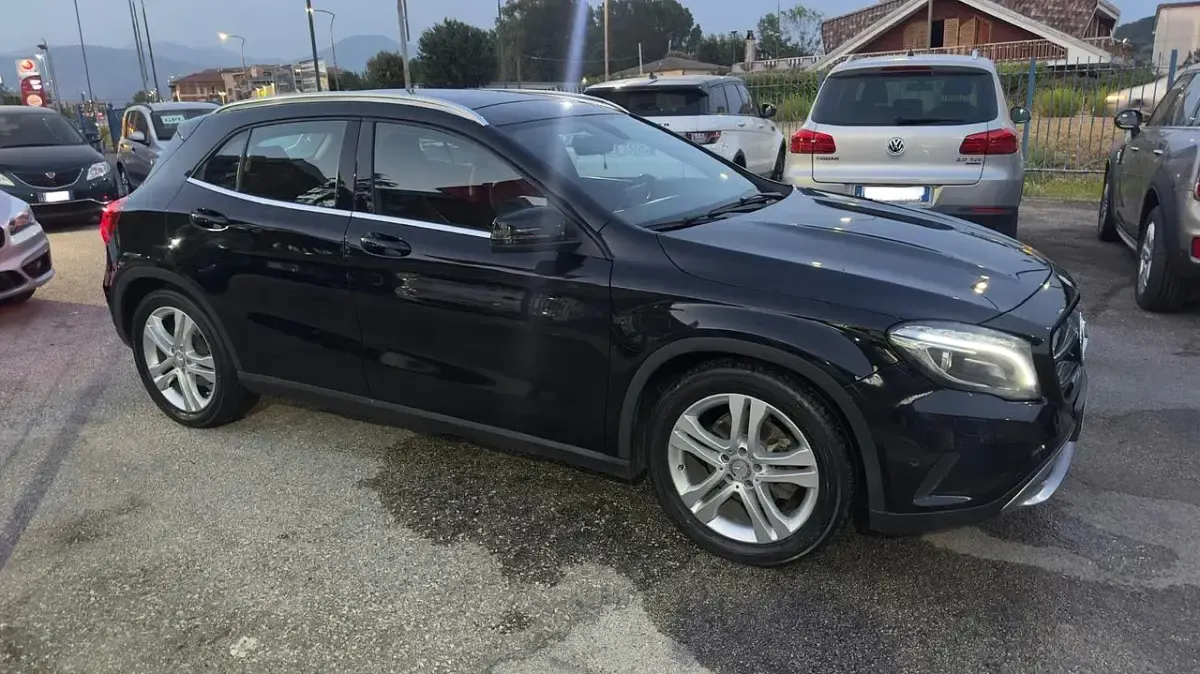 Usata Mercedes A200 136 CV (100 kW) 2015 Nero Utilitaria