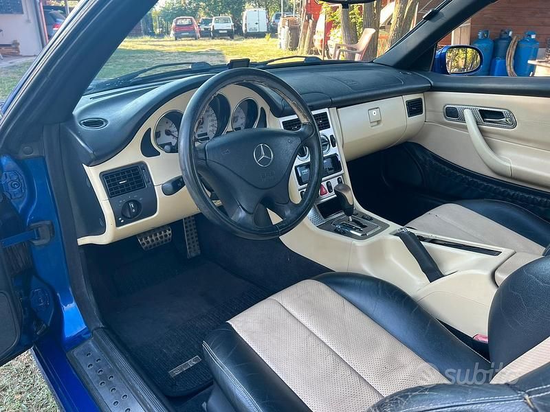 Usata Mercedes SLK320 218 CV (160 kW) 2000 Cabrio