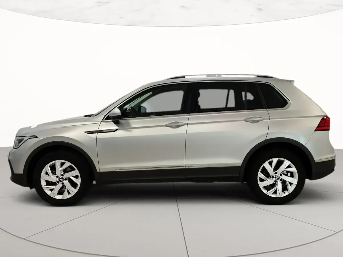 Usata VW Tiguan Life 150 CV (110 kW) 2022 Reflex silver metallizzato SUV
