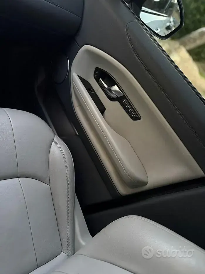 Usata Land Rover Range Rover evoque 150 CV (110 kW) 2016 Bianco Station wagon