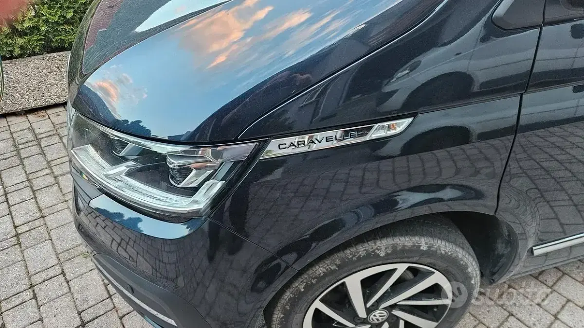 Usata VW Caravelle 150 CV (110 kW) 2021 Blu Furgone