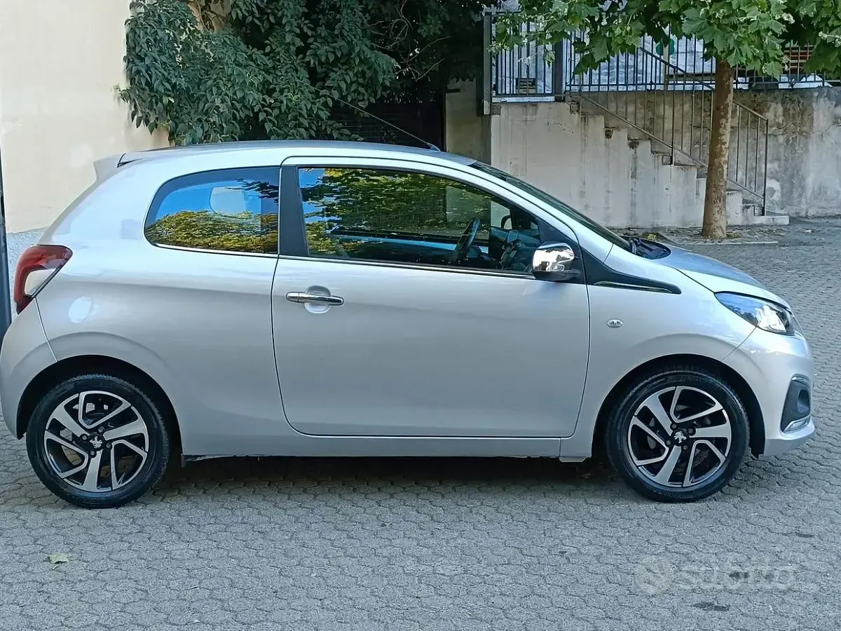 Usata Peugeot 108 Allure 82 CV (60 kW) 2016 Grigio Berlina