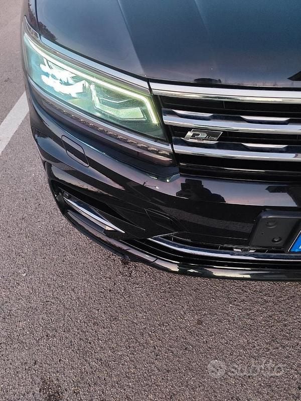 Usata VW Tiguan R-line 150 CV (110 kW) 2017 Nero SUV