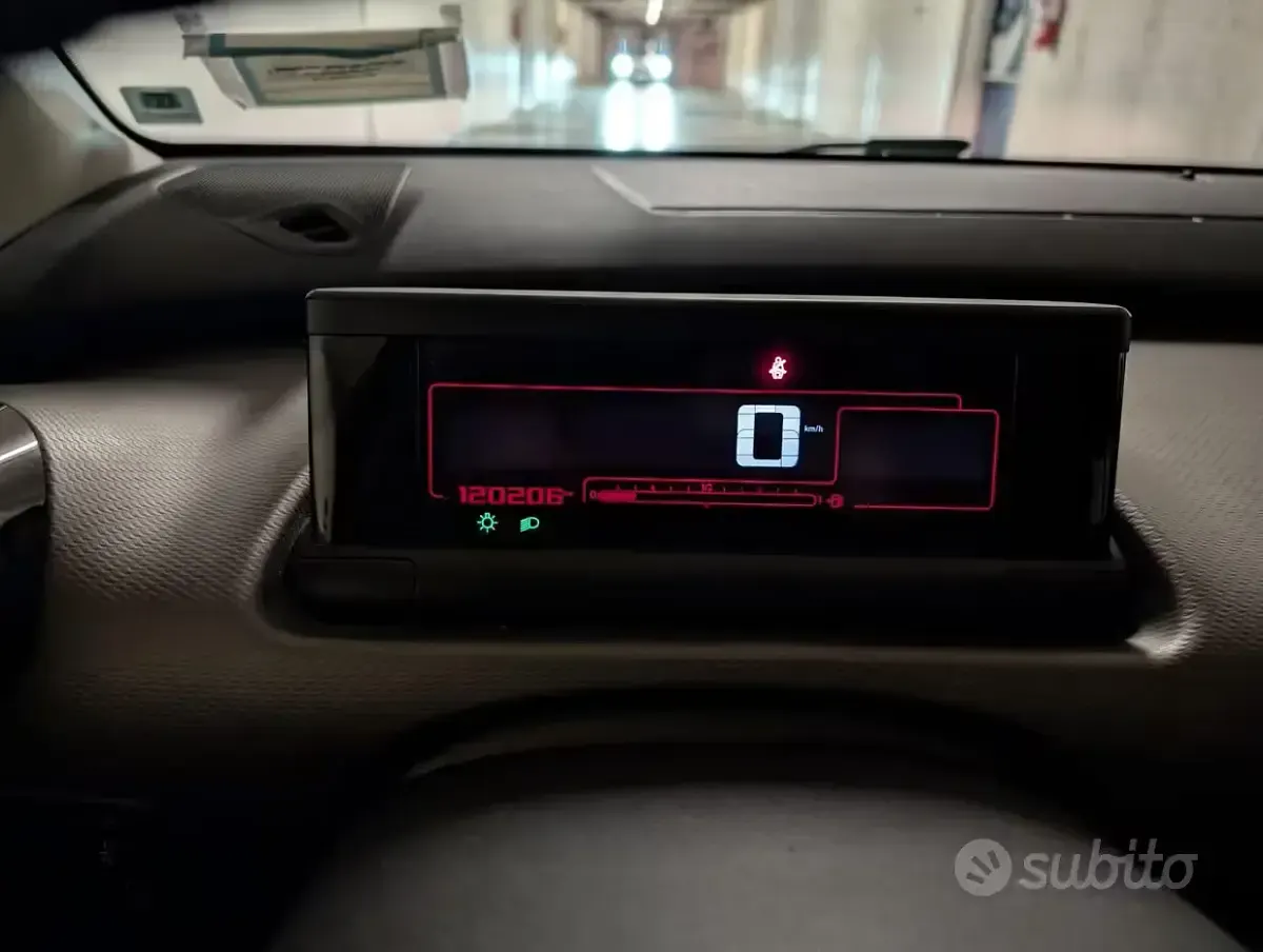 Usata Citroën C4 Feel 110 CV (80 kW) 2014 Grigio SUV
