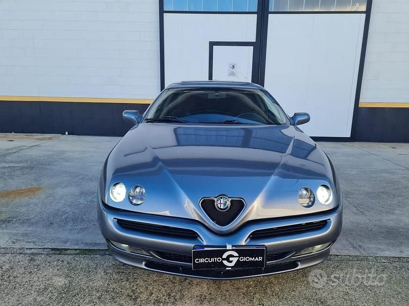 Usata Alfa Romeo GTV 144 CV (105 kW) 2000 Grigio Coupé