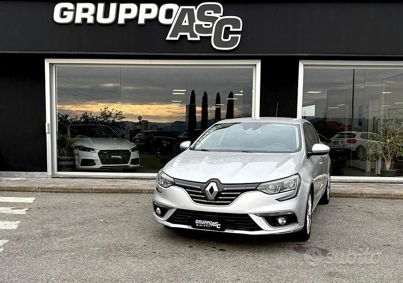 Nero Usata 2016 Renault Mégane IV Bose Edition Berlina | 9950 € (Ottimo prezzo) - Immagine 1/4