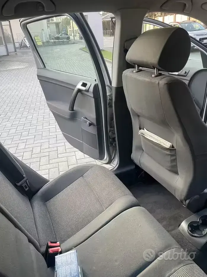 Usata VW Polo 101 CV (74 kW) 2003 Grigio Berlina