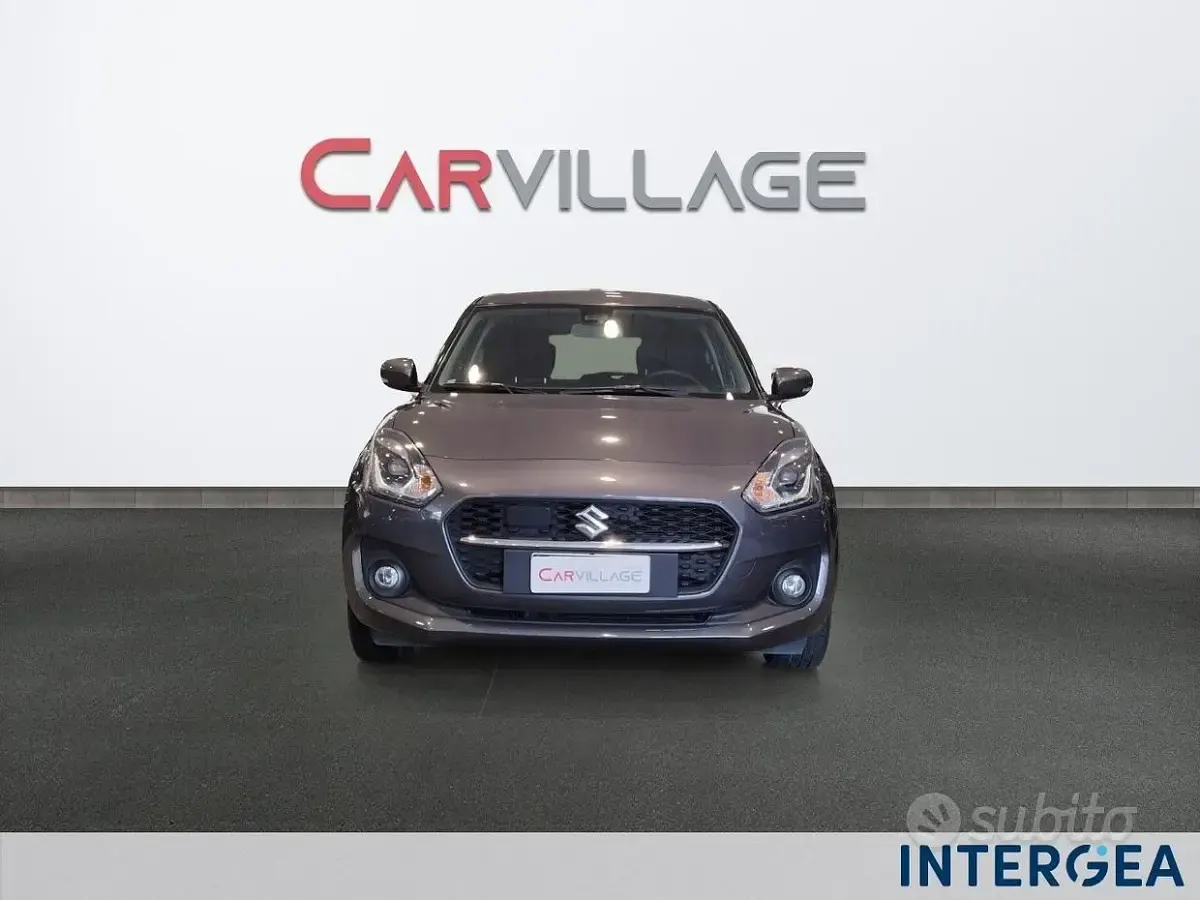 Usata Suzuki Swift 83 CV (61 kW) 2024 Grigio Utilitaria