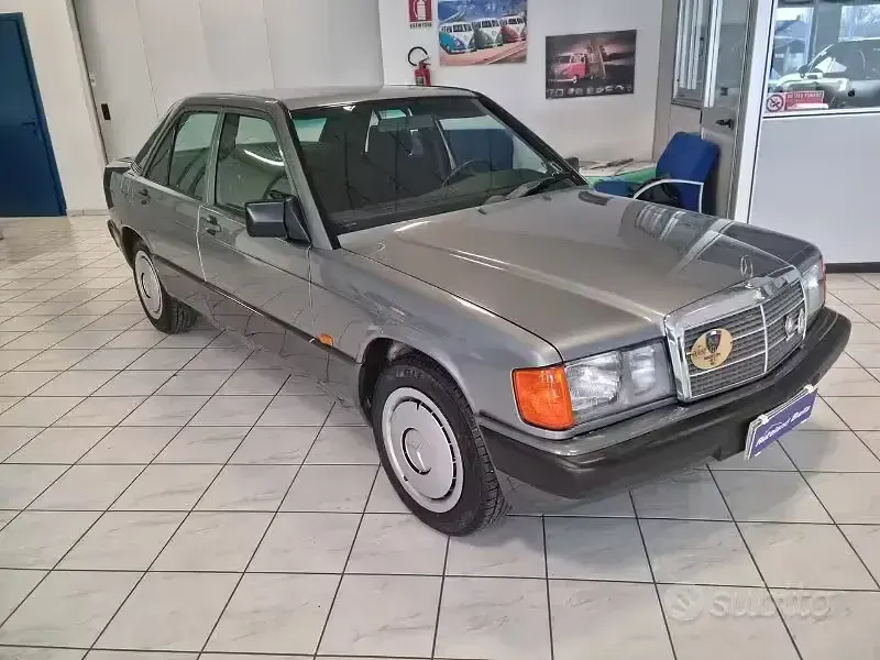 Usata Mercedes 190 122 CV (89 kW) 1989 Berlina