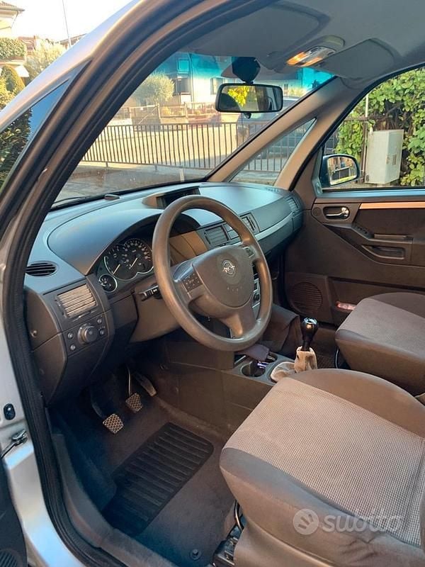 Usata Opel Meriva 101 CV (74 kW) 2003 Grigio Monovolume