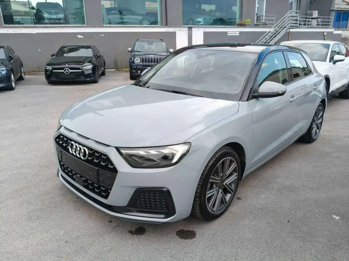 Usata Audi A1 Sportback Ambiente 95 CV (69 kW) 2025 Grigio Utilitaria