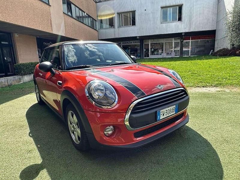 Usata Mini ONE 102 CV (75 kW) 2019 Arancione Utilitaria