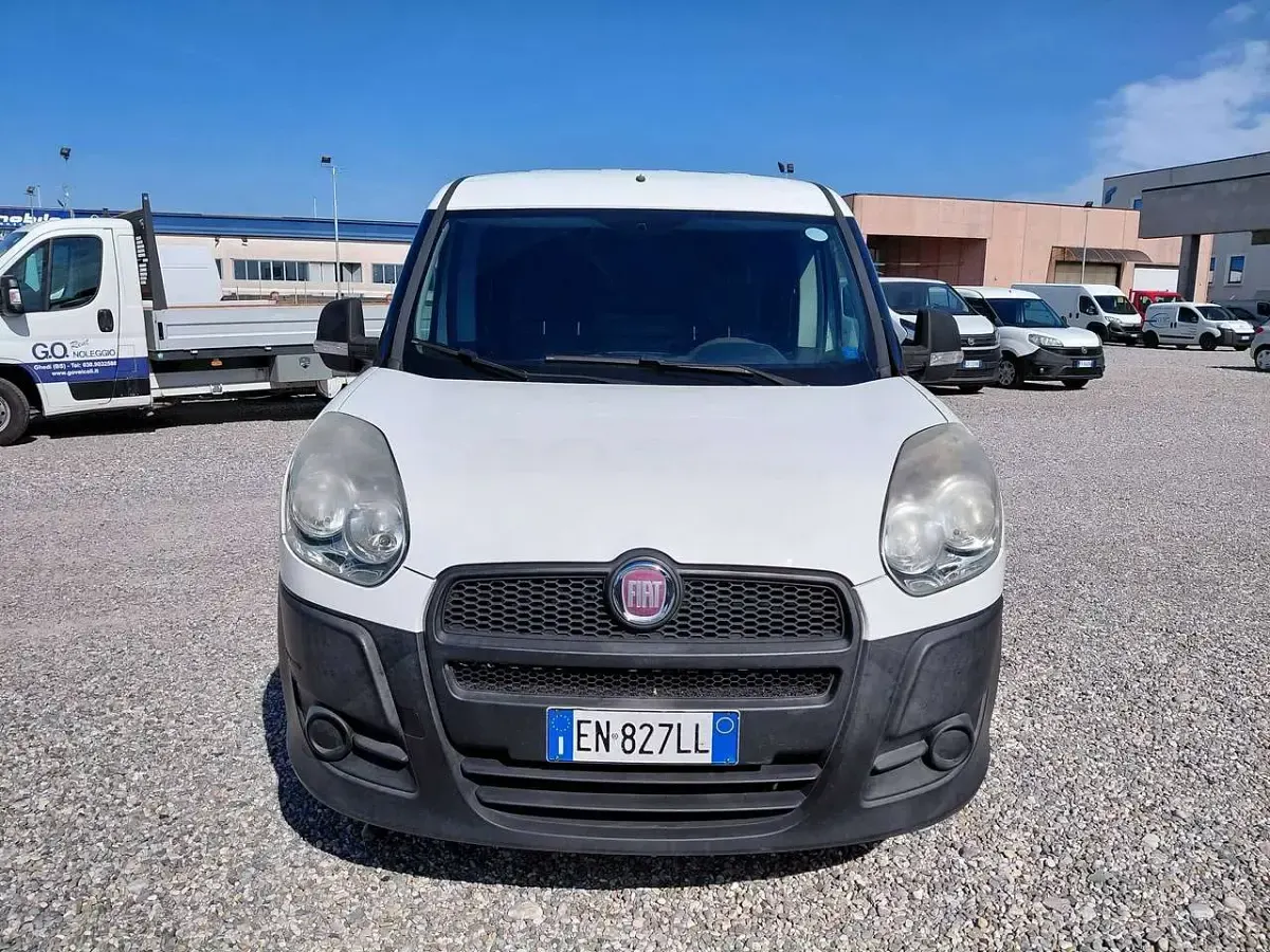 Usata Fiat Doblò 90 CV (66 kW) 2013 Bianco Monovolume