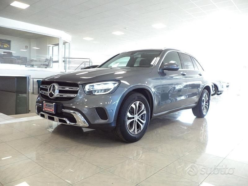 Usata Mercedes GLC200 Business 163 CV (119 kW) 2020 Grigio SUV