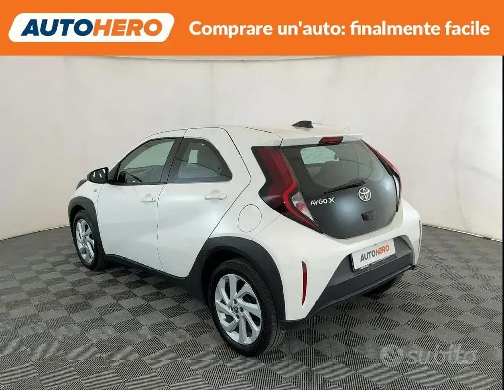 Usata Toyota Aygo X Active 72 CV (52 kW) 2022 Bianco SUV