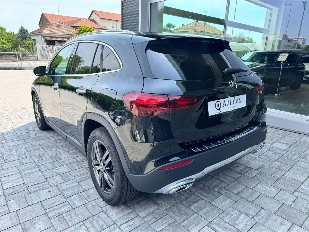 Usata Mercedes GLA200 Advanced Plus 163 CV (119 kW) 2025 Nero ossidiana SUV