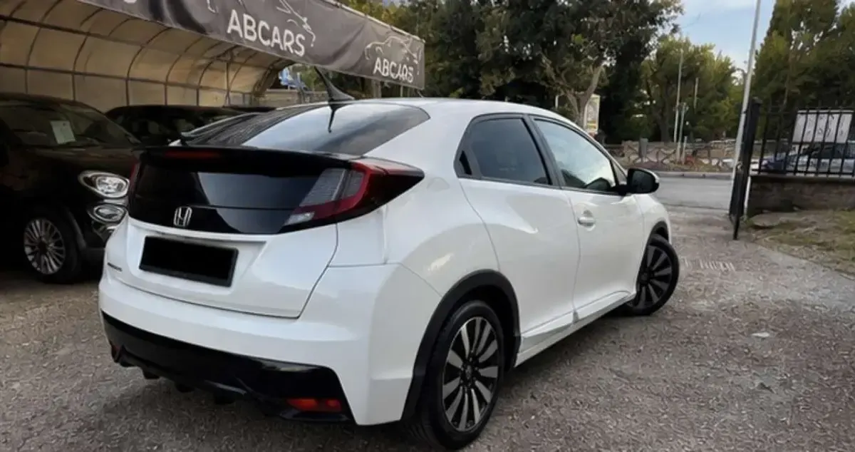 Usata Honda Civic Elegance 99 CV (72 kW) 2015 Other Berlina