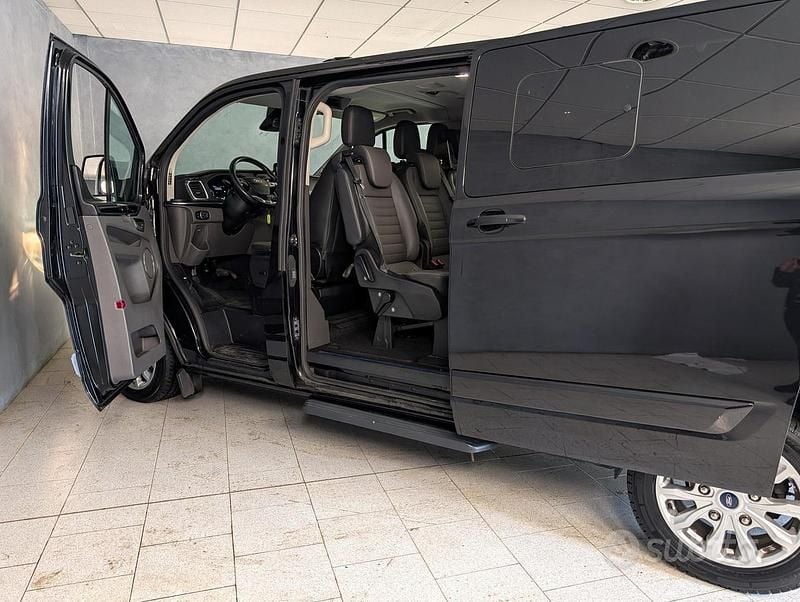 Usata Ford Tourneo Custom Titanium X 185 CV (136 kW) 2020 Nero Furgone