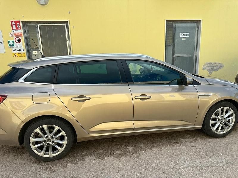 Usata Renault Mégane IV 110 CV (80 kW) 2017 Station wagon