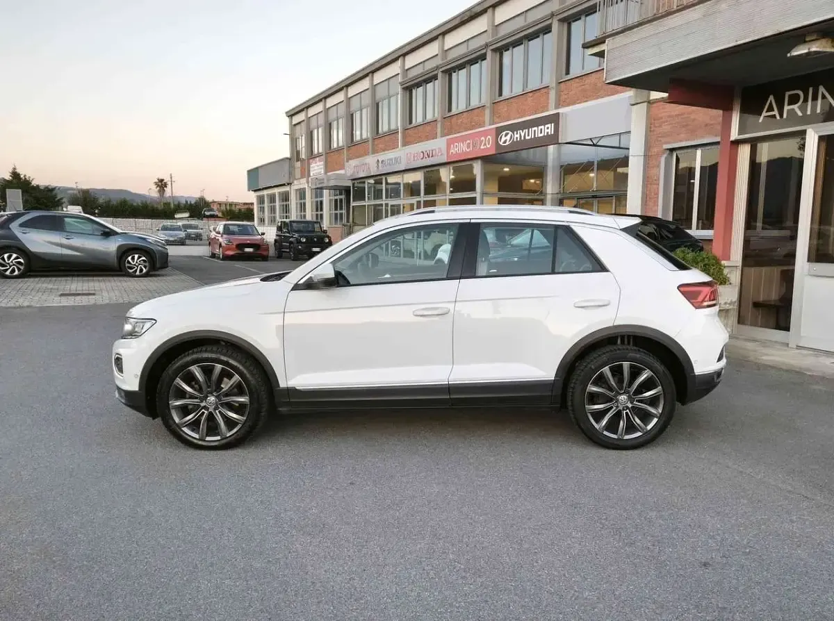 Usata VW T-Roc Advance 150 CV (110 kW) 2018 Pure white SUV