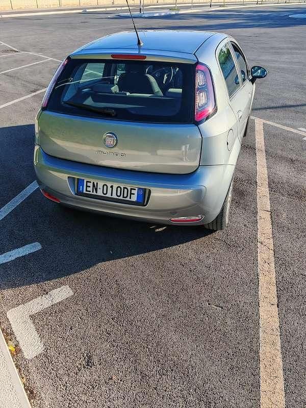 Usata Fiat Punto Easy 77 CV (56 kW) 2012 Grigio Utilitaria