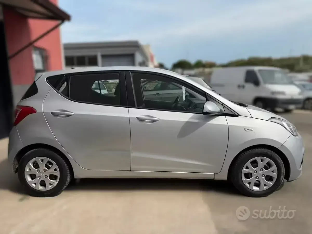 Usata Hyundai i10 67 CV (49 kW) 2016 Grigio Utilitaria