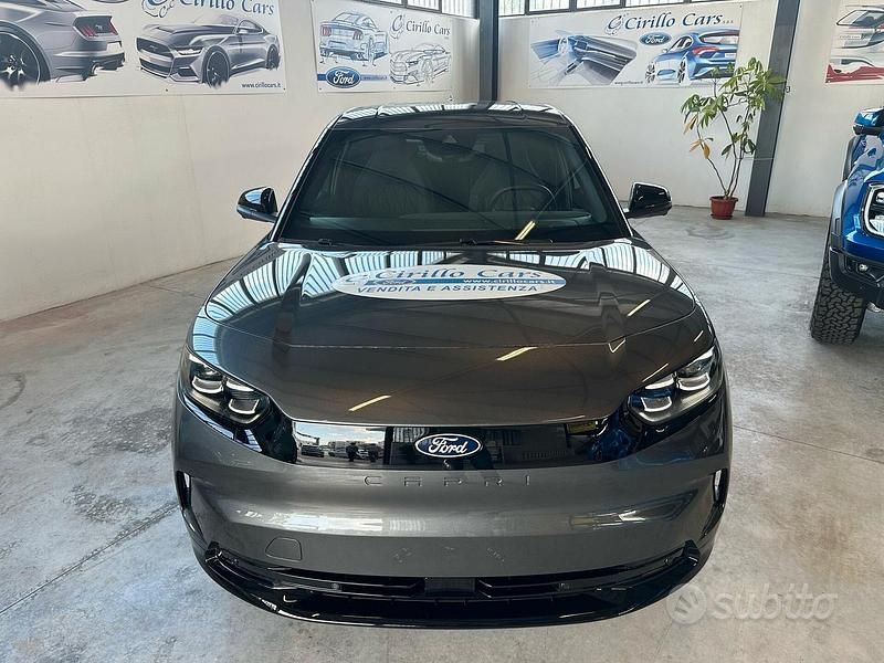 Nuova Ford Capri Premium 124 kW (169 CV) 2025 Grigio SUV