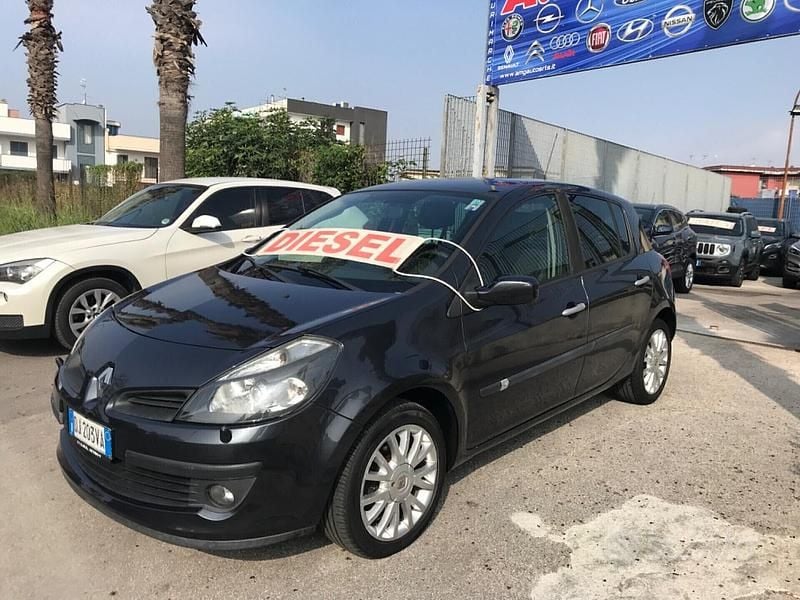Usata Renault Clio II LE 85 CV (62 kW) 2008 Grigio Berlina