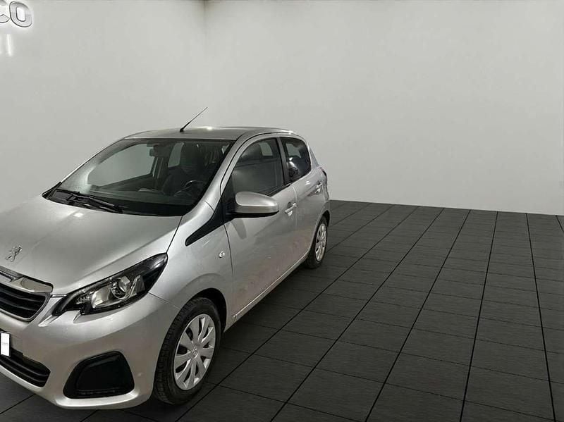 Usata Peugeot 108 Active 72 CV (52 kW) 2021 Grigio gallium Utilitaria