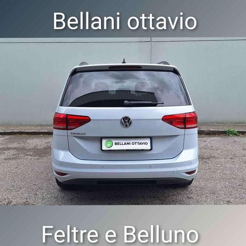 Begagnad VW Touran Executive 116 HK (85 kW) 2018 Grå Minibuss