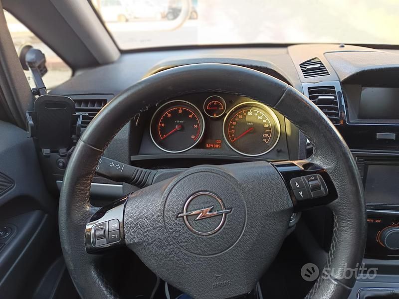 Usata Opel Zafira 2009 Verde Monovolume