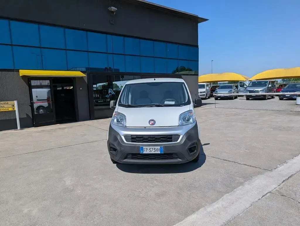 Usata Fiat Fiorino 80 CV (58 kW) 2018 Bianco / pastello Monovolume