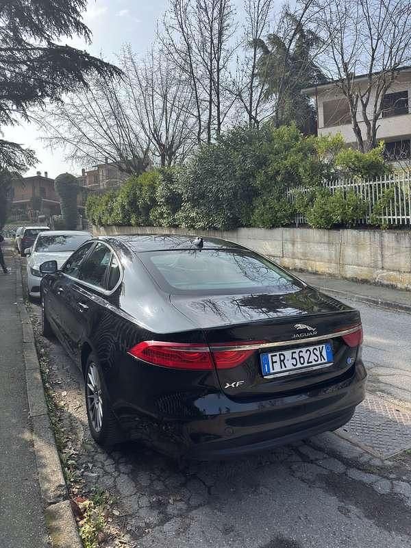 Usata Jaguar XF R-Sport 200 CV (147 kW) 2018 Nero Berlina