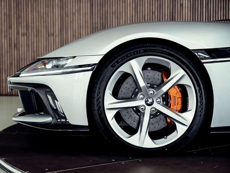 Nuova Ferrari 12 Cilindri 829 CV (609 kW) 2025 Argento Coupé