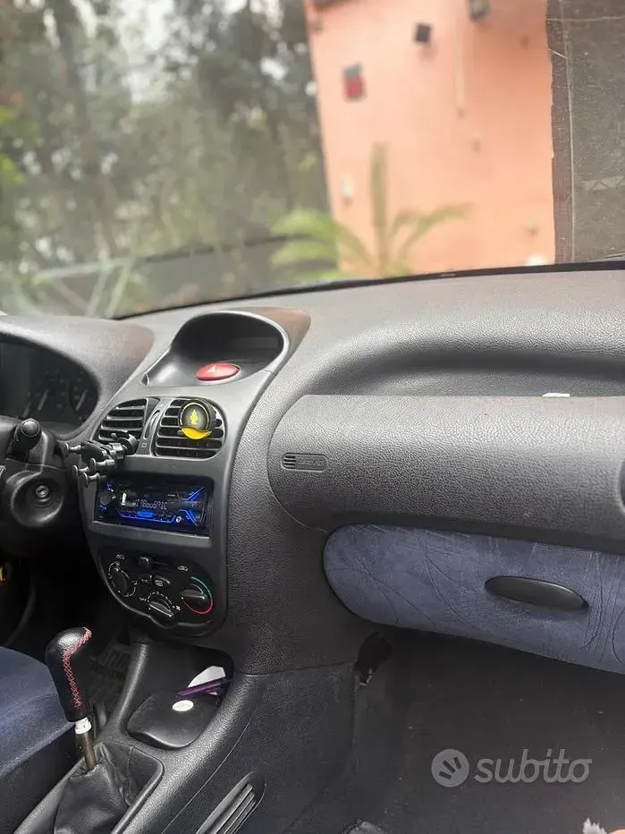 Usata Peugeot 206 70 CV (51 kW) 2002 Grigio Utilitaria