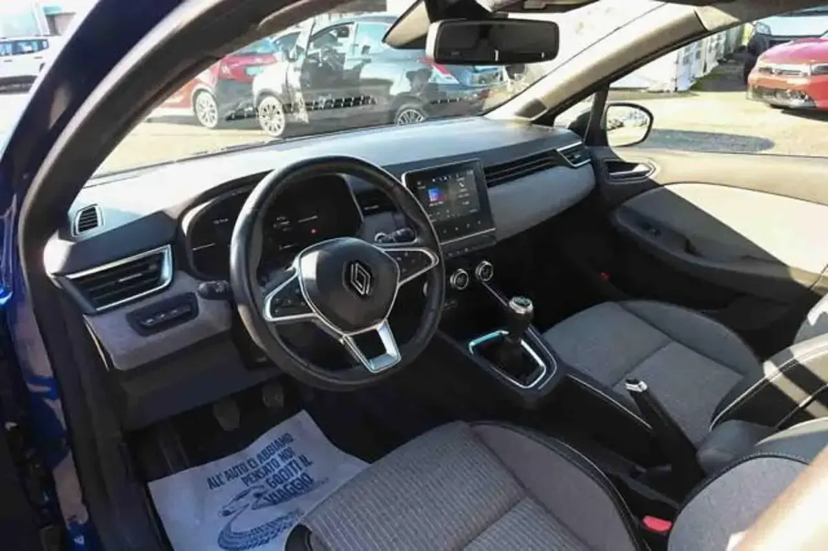 Usata Renault Clio Techno 90 CV (66 kW) 2024 Blu Utilitaria