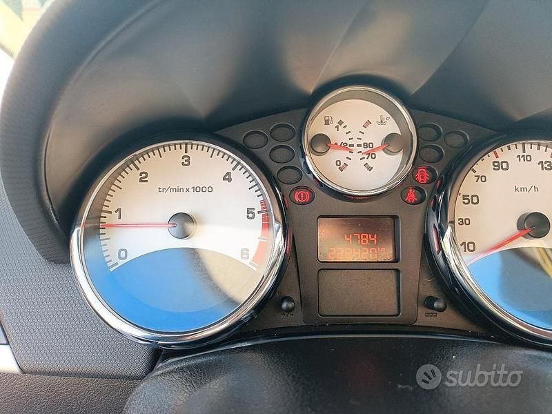 Usata Peugeot 207 70 CV (51 kW) 2011 Bianco Utilitaria