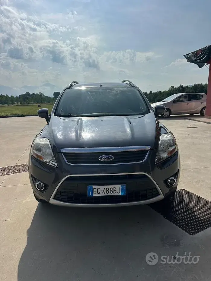 Usata Ford Kuga 140 CV (102 kW) 2012 Blu SUV