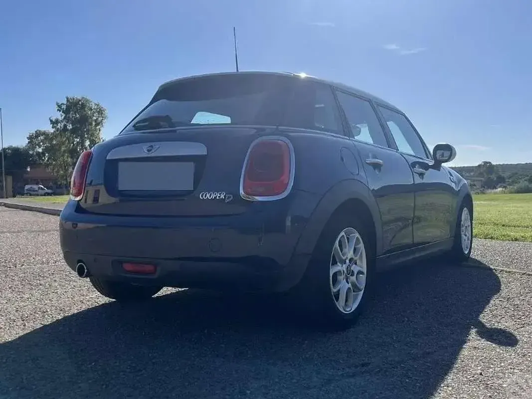 Usata Mini Cooper D Business 116 CV (85 kW) 2015 Blu/azzurro Utilitaria