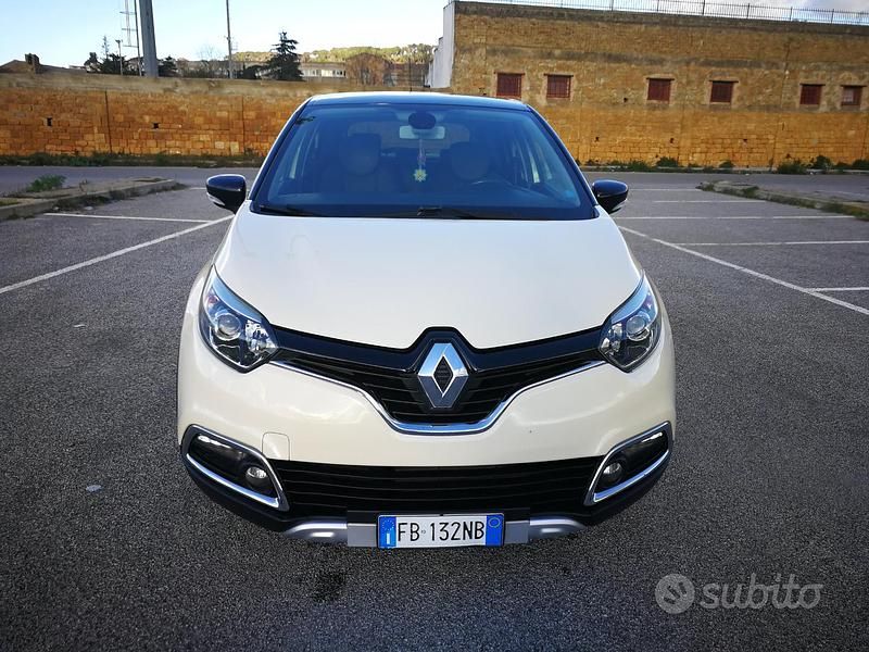 Usata Renault Captur 90 CV (66 kW) 2016 Beige SUV
