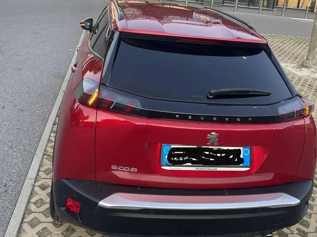 Usata Peugeot 2008 Allure 110 CV (80 kW) 2021 SUV