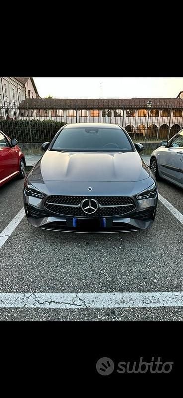 Grigio Usata 2024 Mercedes CLA200 Station wagon | 39.100 € (Buon prezzo) - Immagine 1/4